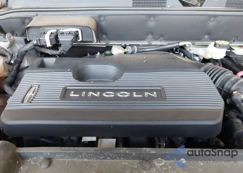 2019 Lincoln Nautilus Standard z USA, uszkodzony, nr VIN 2LMPJ8J96KBL36180